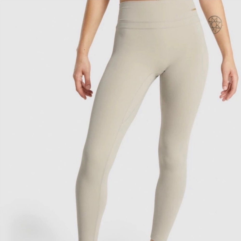Whitney Simmons leggings